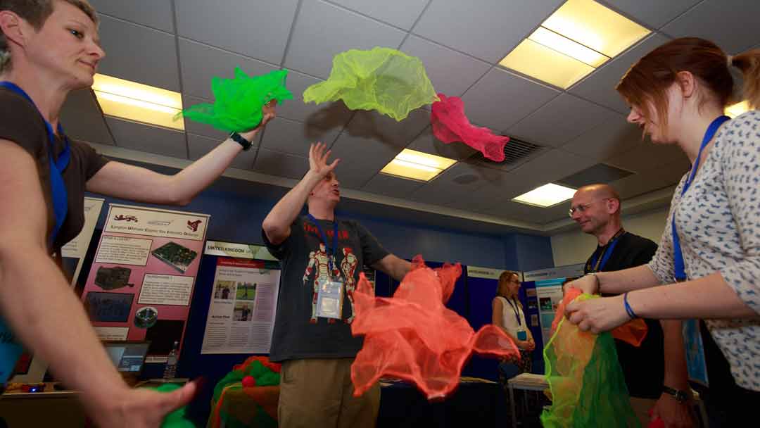 Air Resistance Juggling Workshop for teachers at Science on Stage Festival